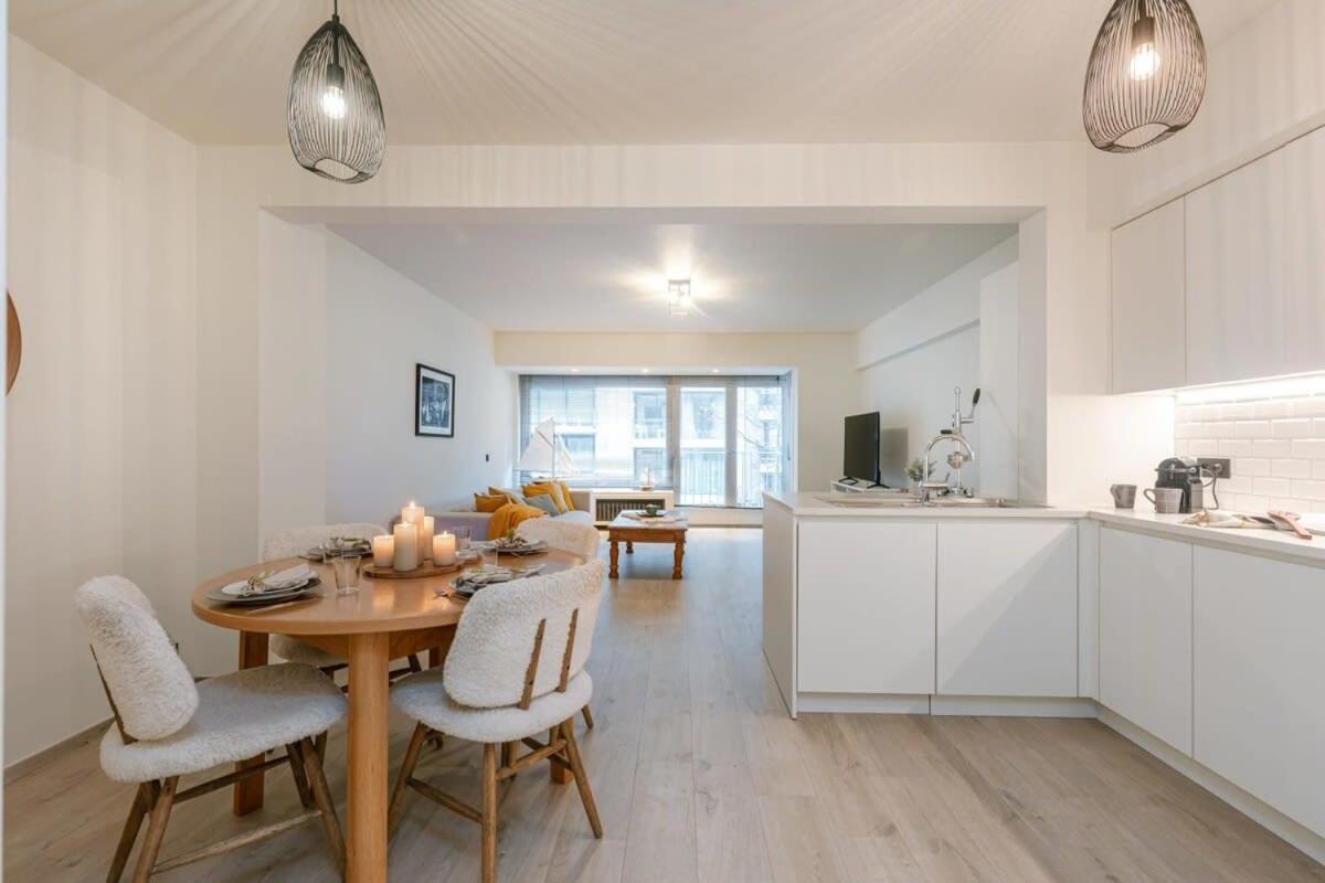 Modern 2 Bedroom In Centre Of Knokke Buitenkant foto